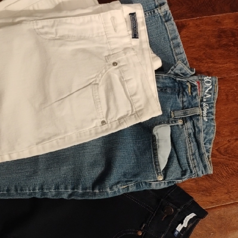 Bandolino White Jeans
